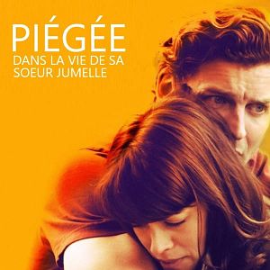 Photo Piégée dans la vie de ma soeur jumelle