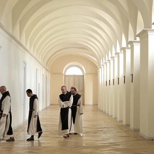 Photo À l'ombre de l'abbaye de Clairvaux