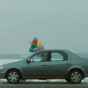 Photo Par la fenêtre, à travers le mur