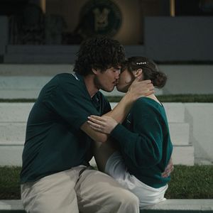 Photo Charles Melton