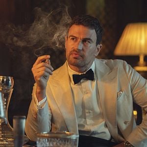 Photo Theo James