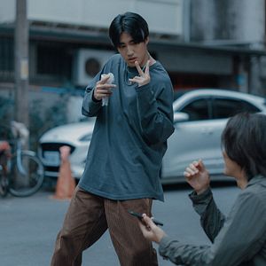 Photo Million-Follower Detective