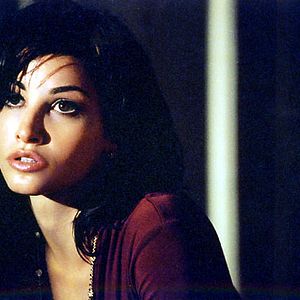 Photo Gina Gershon