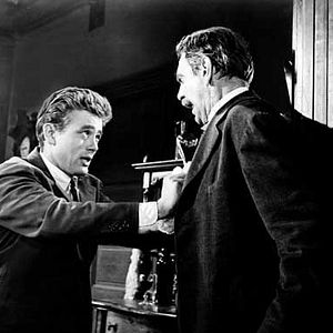 Photo Raymond Massey