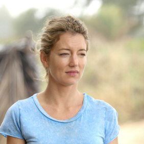 Photo Cynthia Watros