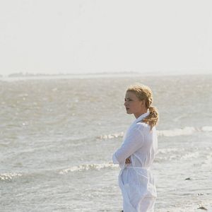 Photo Emily VanCamp