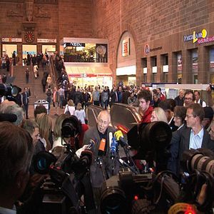 Photo Alarm am Hauptbahnhof - Auf den Straßen von Stuttgart 21
