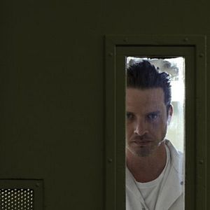 Photo Aden Young