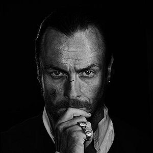 Photo Toby Stephens