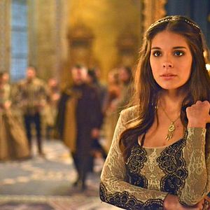 Photo Caitlin Stasey