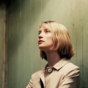 The Double : Photo Mia Wasikowska