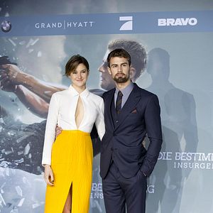 Photo Theo James