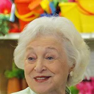 Photo Rebecca Schull