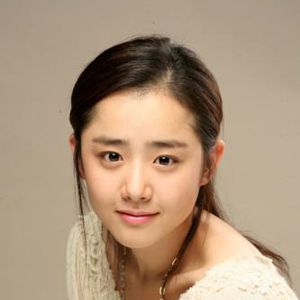 Photo Moon Geun-Young