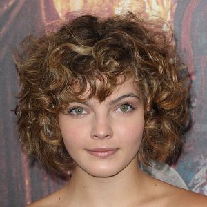 Photo Camren Bicondova