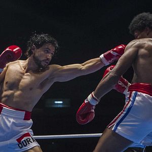 Photo Hands Of Stone