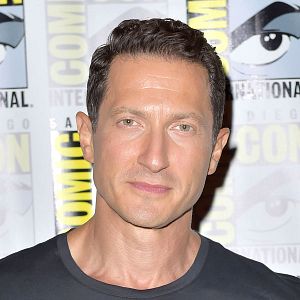 Photo Sasha Roiz