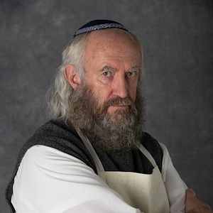 Photo Jonathan Pryce