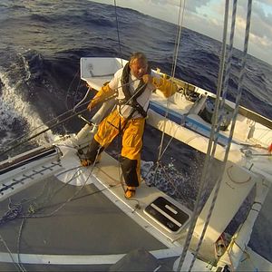 Photo En équilibre sur l'océan