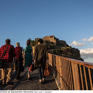 Photo Tu peux embrasser le marié
