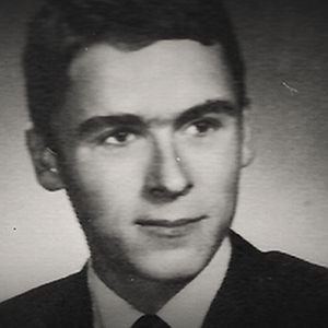 Photo Conversations With a Killer: The Ted Bundy Tapes
