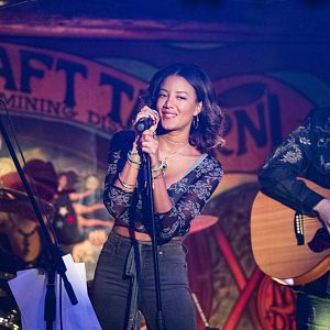 Photo Heather Hemmens