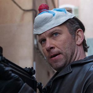 Photo Crossing Lines