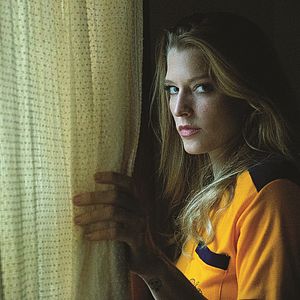 Photo Girl on the Third Floor