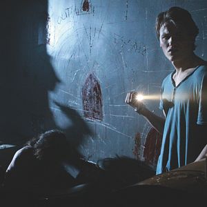 Photo Grave Encounters 2
