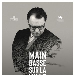 Photo Main basse sur la ville