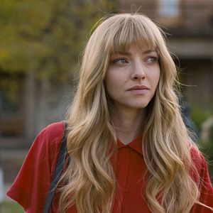 Photo The Crowded Room