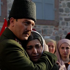 Photo Zübeyde, Analar ve Oğullar