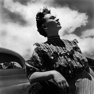 Photo Frida: A Self Portrait