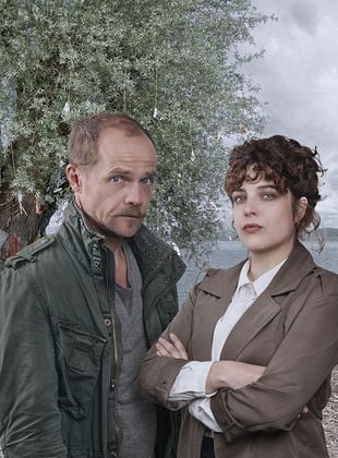 poster du film Meurtres en eaux troubles : L'arbre à souhaits