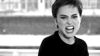 image de Natalie Portman en mode explicit lyrics !