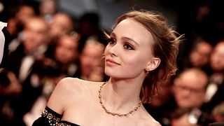 image de Lily-Rose Depp sur les marches : une star est née ?