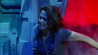 image de Sigourney Weaver reprend le rôle d'Ellen Ripley le temps d'un sketch