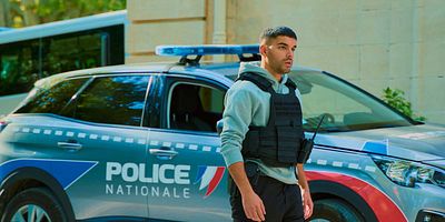 poster de la série Danse avec les lionnes