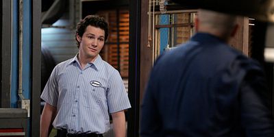 poster de la série Une convention sur les pneus et la supériorité morale