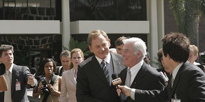 poster de la série Derrière le rideau orange