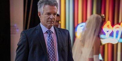 poster de la série Espionnage, mensonge et vidéo