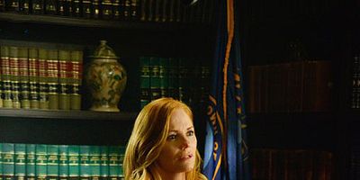 poster de la série L'avènement de la reine