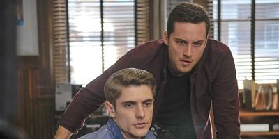 poster de la série Sous son aile