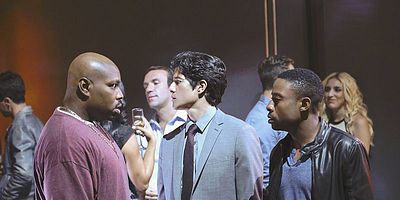 poster de la série 48H, montre en main