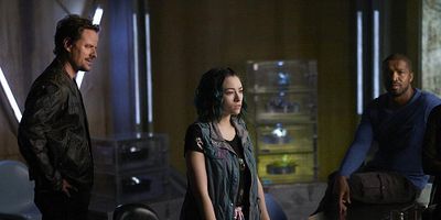 poster de la série D'abord on sauve la galaxie