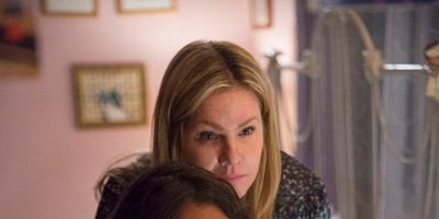 poster de la série Deux filles qui s'embrassent