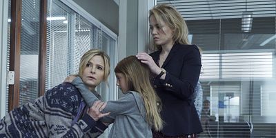 poster de la série Jour 9 : nouveaux rôles