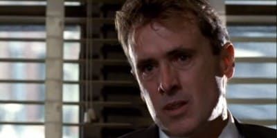 poster de la série Menottes et bas résille