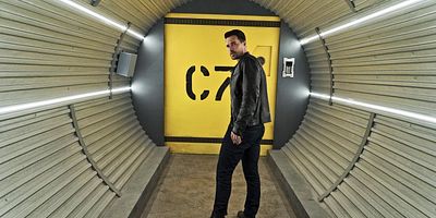 poster de la série Au-delà du réel