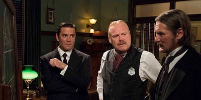 poster de la série Huit pas